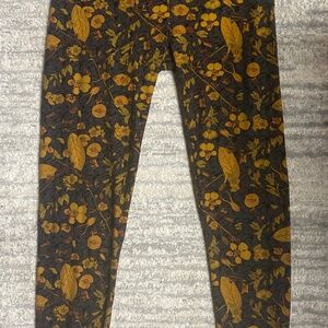 2 pair Lu Laroe leggings